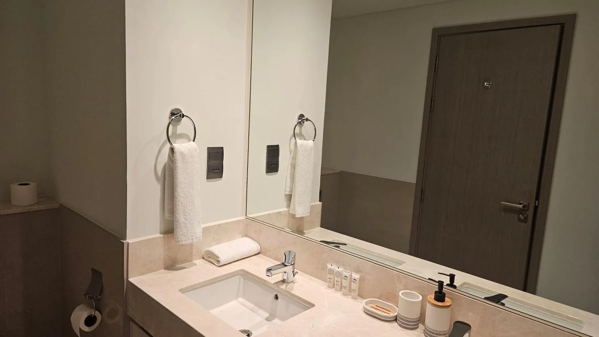 Mh - Act Tower - Downtown - 2Br- Ref 403 Apartment Dubai